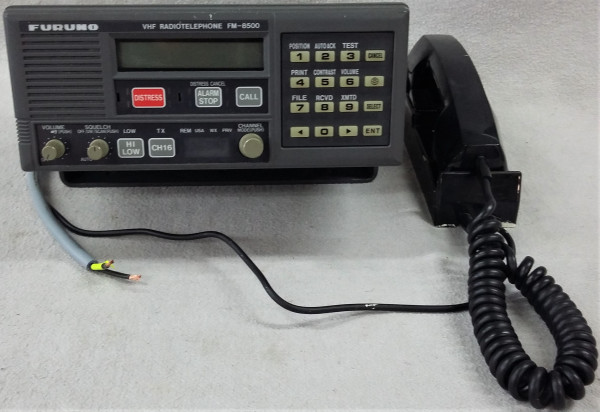 Furuno VHF-DSC FM-8500 // SN: 2596-1498